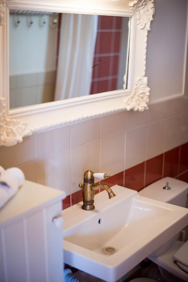 Appartamento Country Style Attic In The Heart Of Preveza Esterno foto