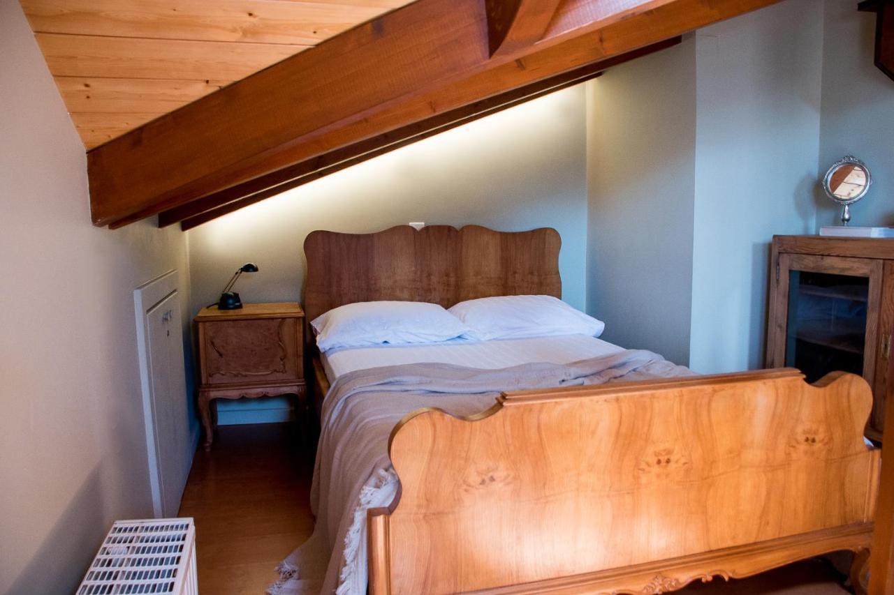 Appartamento Country Style Attic In The Heart Of Preveza Esterno foto