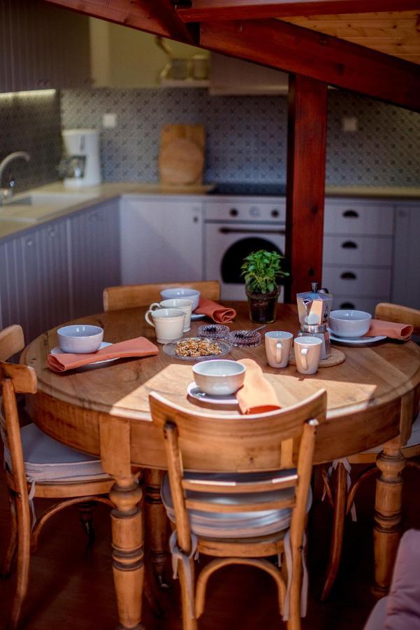 Appartamento Country Style Attic In The Heart Of Preveza Esterno foto