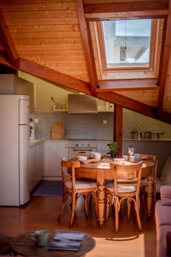 Appartamento Country Style Attic In The Heart Of Preveza Esterno foto