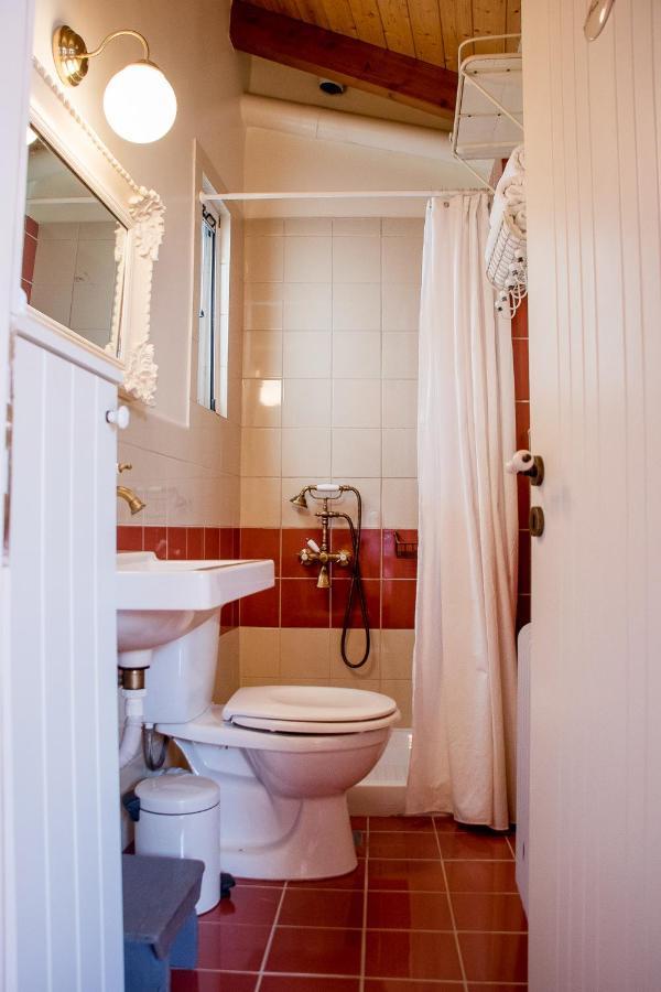 Appartamento Country Style Attic In The Heart Of Preveza Esterno foto