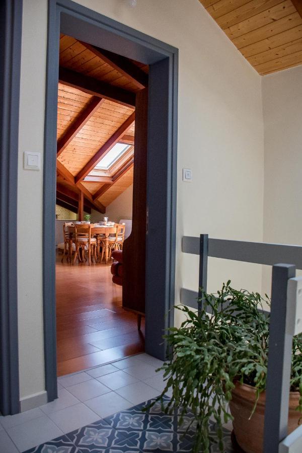 Appartamento Country Style Attic In The Heart Of Preveza Esterno foto